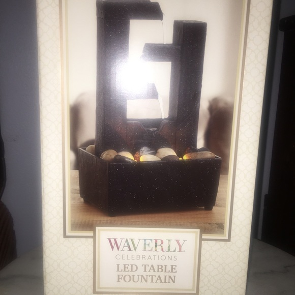 NWOT Waverly Celebrations LED Table Fountain - Picture 1 of 7